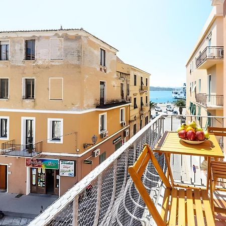 Splendido Appartamento In Pieno Centro Dell'Isola La Maddalena  Exterior photo